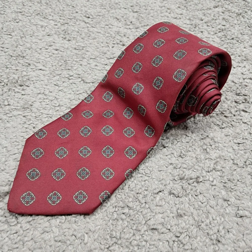 Burgundy Silk Geometric‎ Medallion Necktie Made in USA RN 16484 Classic Mens Tie